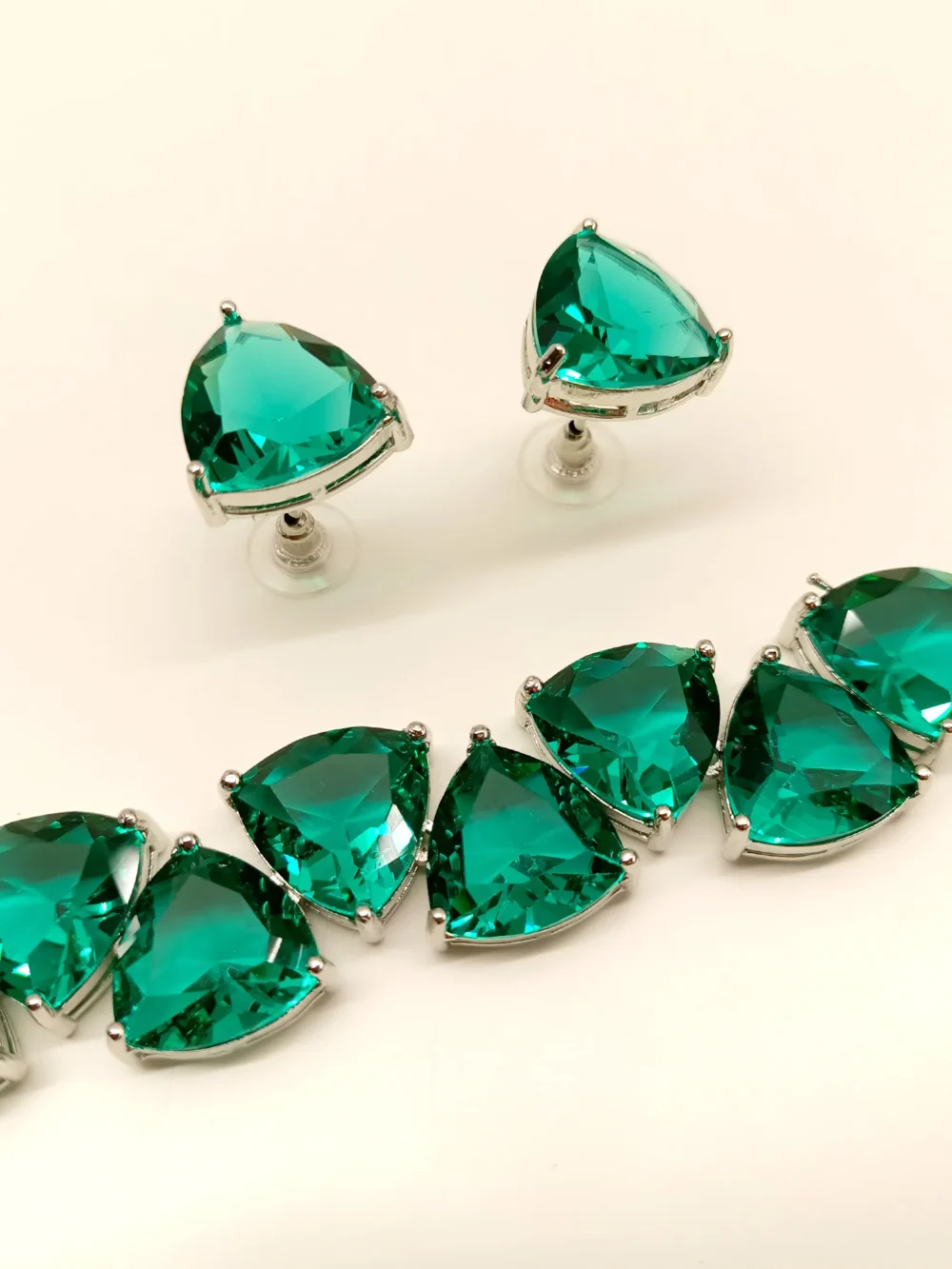 Emerald chocker - Image 3